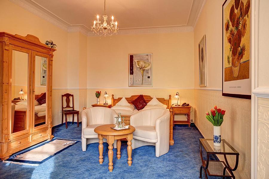 Stadthotel Detmold Buitenkant foto